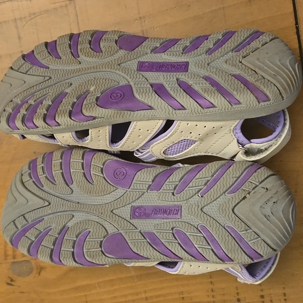 Khombu Youth 3 Sandals Graym and Lavender‎